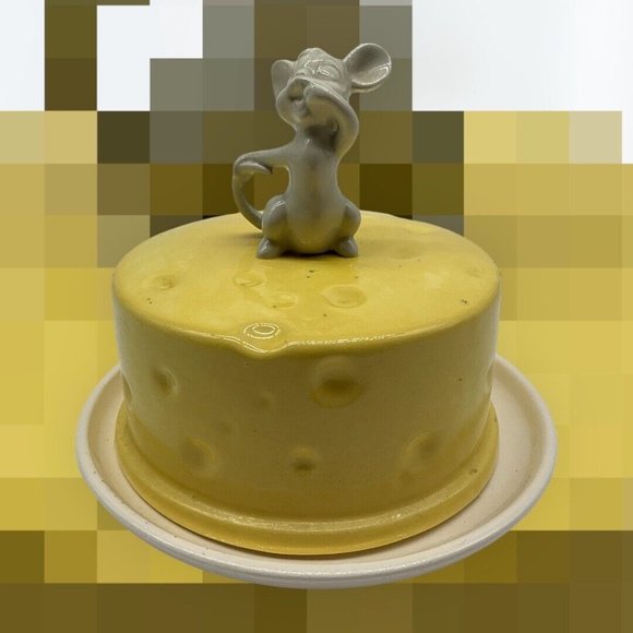 Cheese Dome In The Shape Of A Cheese Wheel w/Mouse Eating a Slice As a Handle - Picture 5 of 16